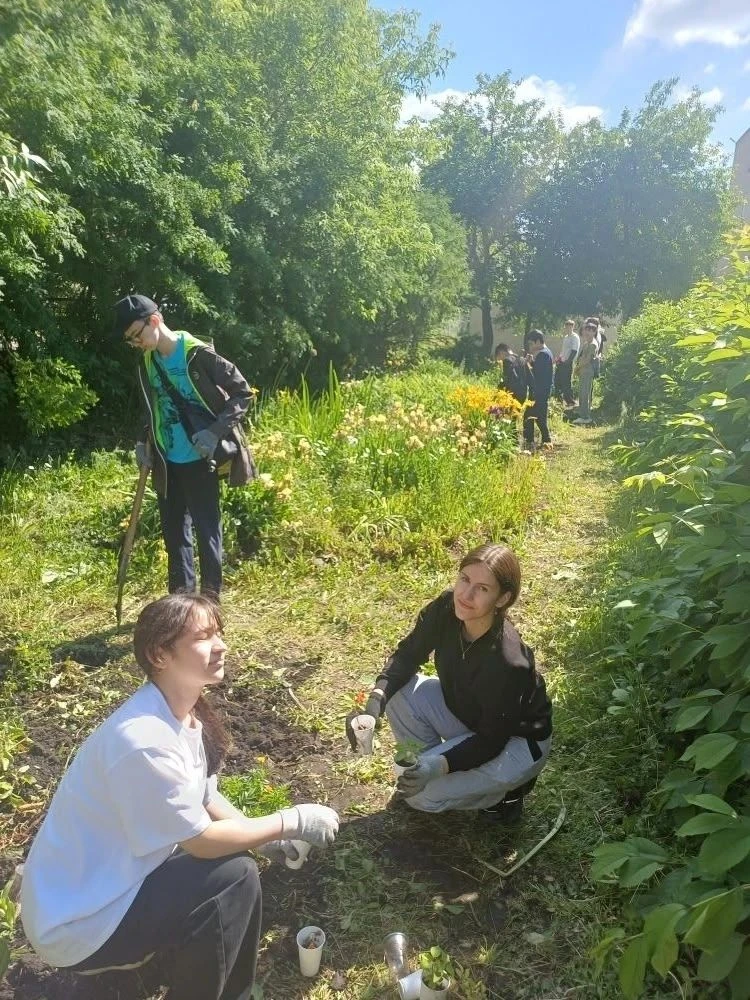 1 июня у экологического отряда "Эколог" прошел максимально продуктивно и ярко! ☀️🌿 Ребята занималис