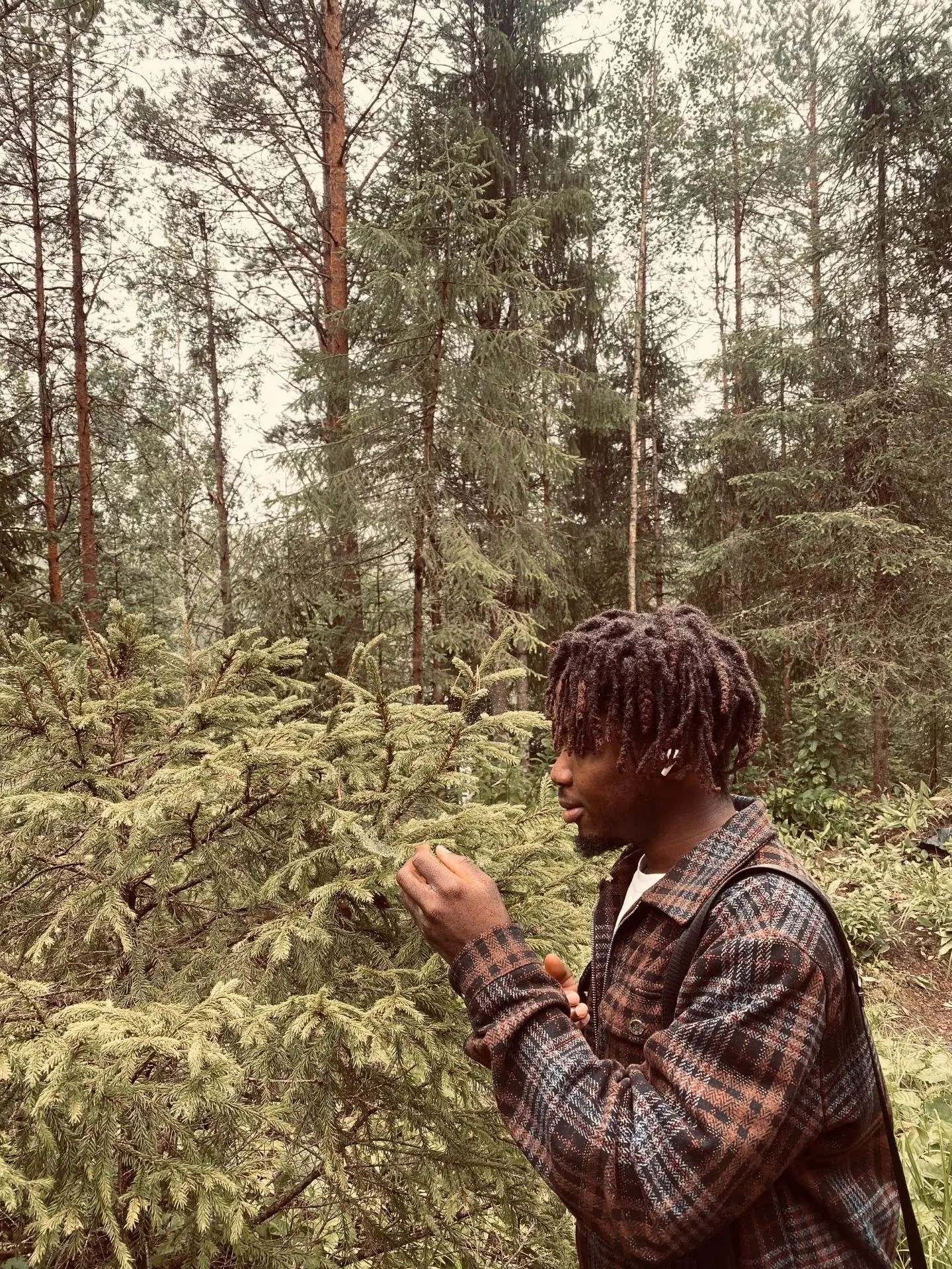 Наш студент исследует туристические уголки страны 🌲

Прямо сейчас Белдину Мукуепа – студент из Моза