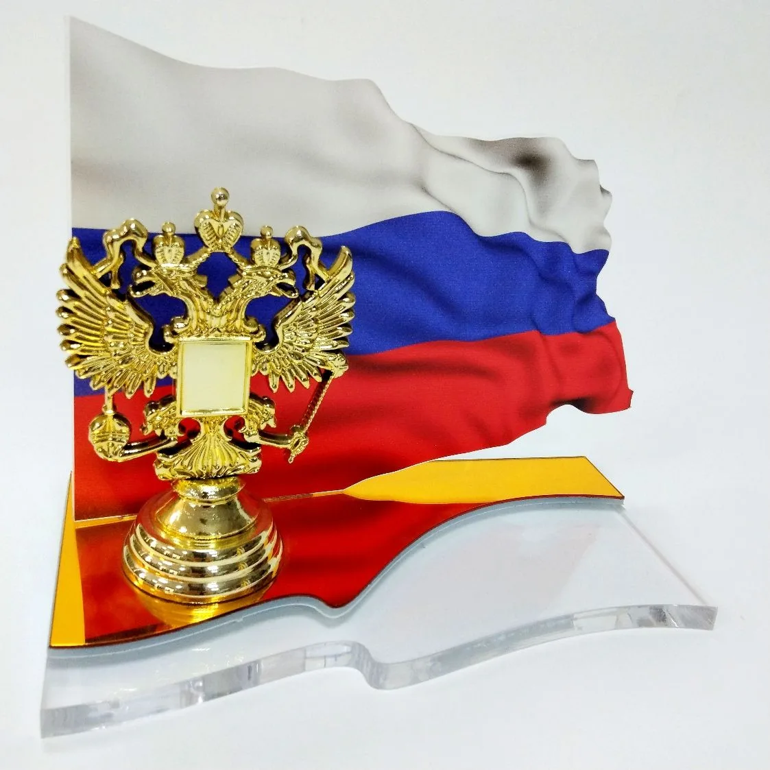 Подарки, сувениры и атрибутика ко Дню России                            Празднование Дн...
