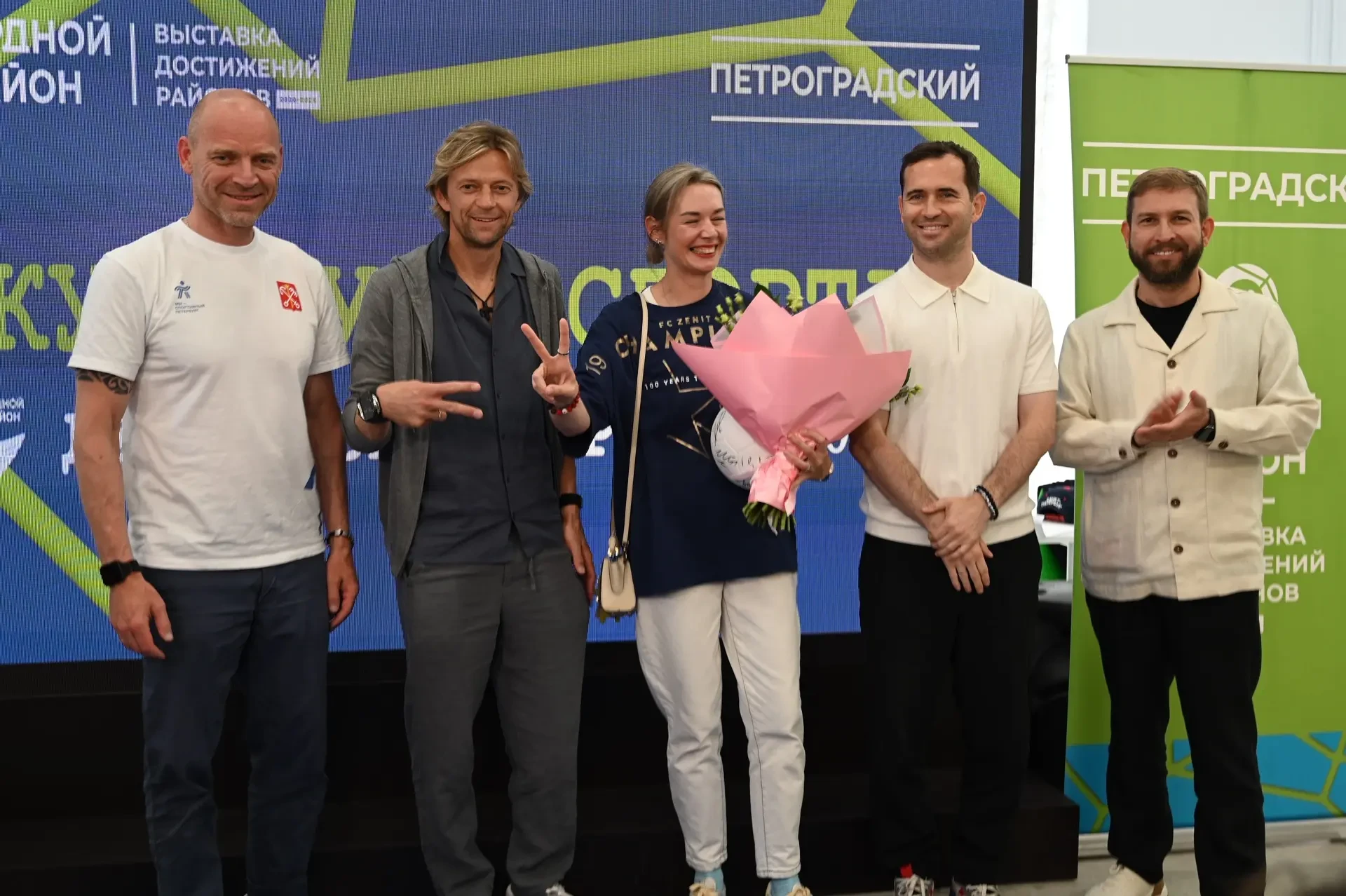 Выставка достижений Петроградского района продолжает удивлять!