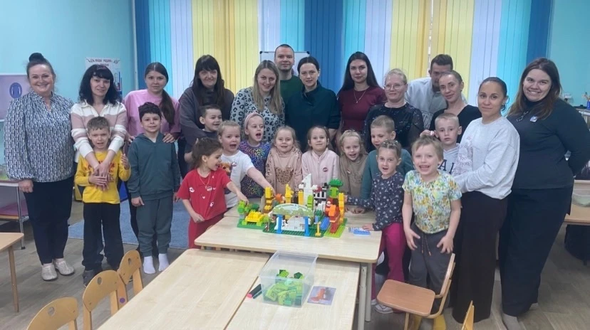 В группе АБВГДЕЙКА состоялось по-настоящему тёплое, семейное и творческое событие — праздник «Лего з