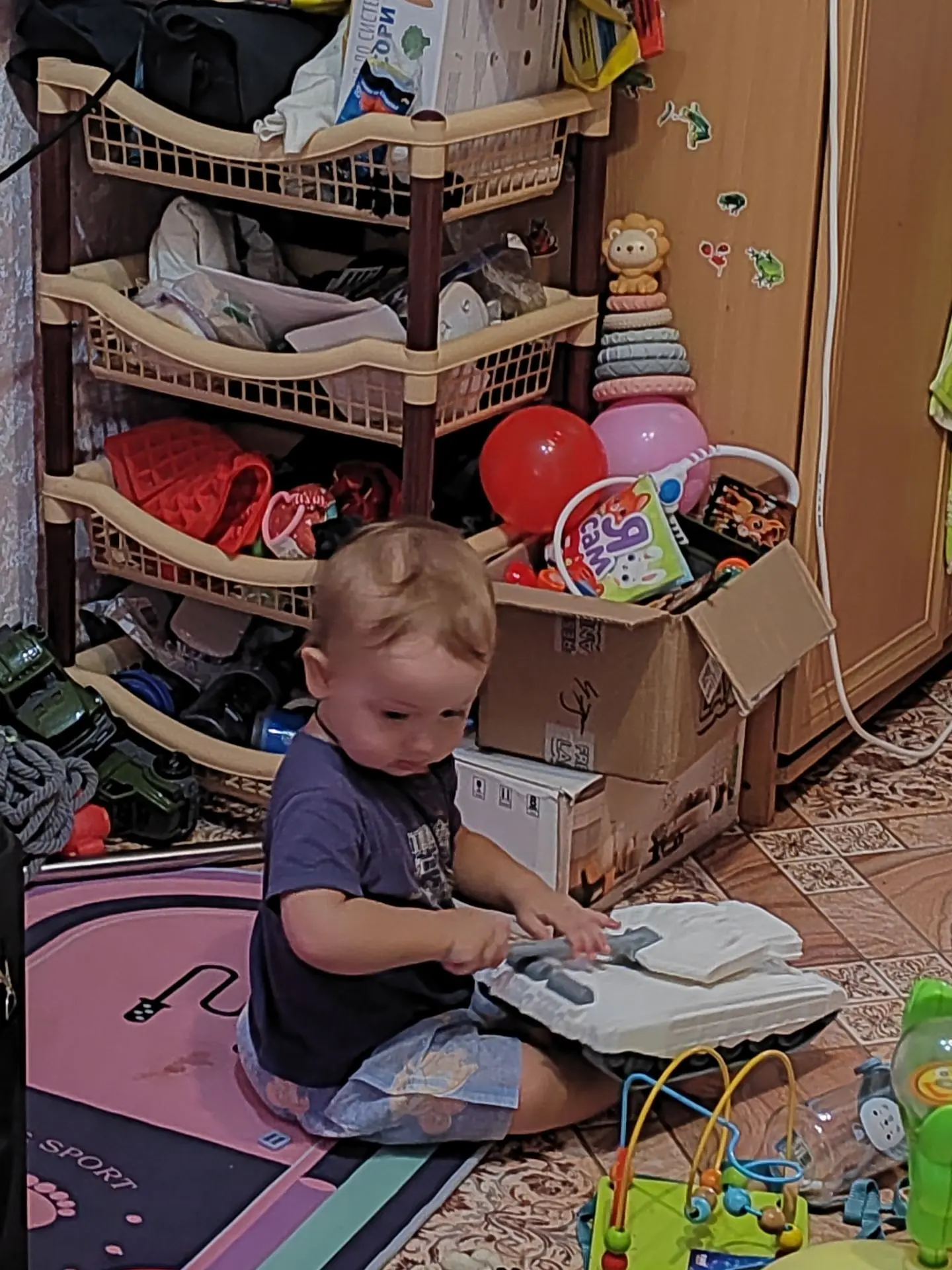 Настоящий мужчина с настоящими игрушками