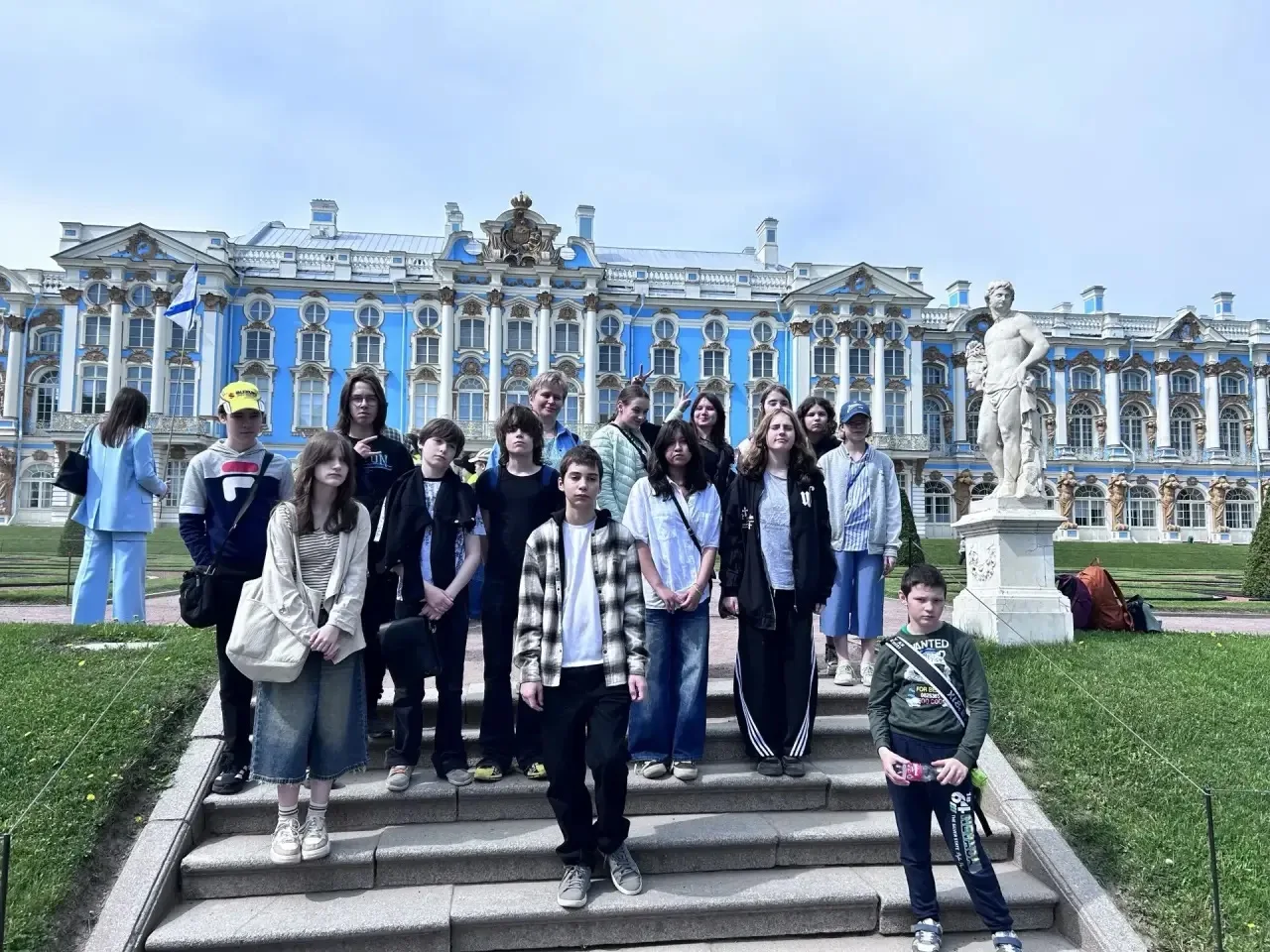 Окончание учебного года — идеальное время для поездки в Мемориальный Музей-Лицей и Екатерининский па