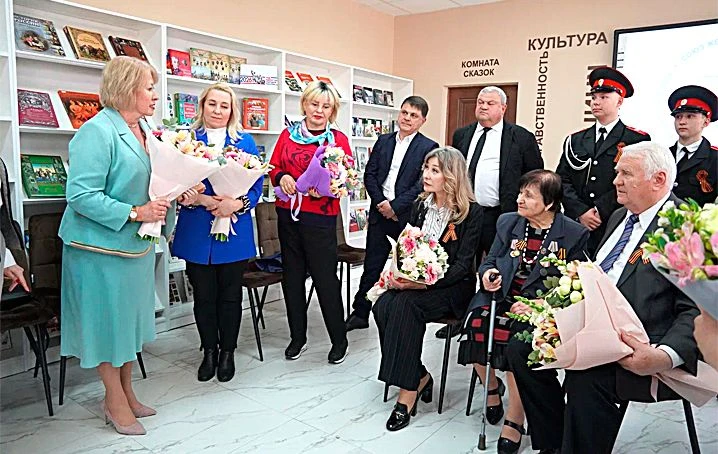 ВЕЛИКОЙ ПОБЕДЕ ПОСВЯЩАЕТСЯ   Активистки краевого отделения Союза женщин России приняли участие в мер