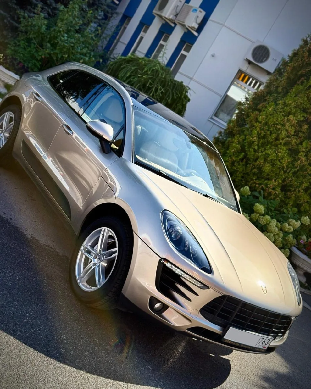 Porsche Macan после полировки кузова и нанесения керамики. Вернули кузову глубину цвета...