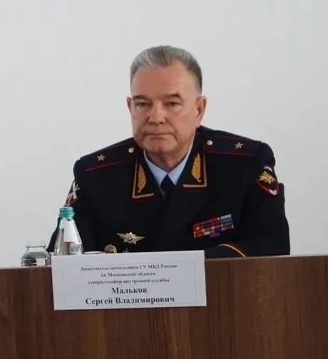 ❗️🇷🇺 Воровали казённый бензин: задержаны высокие чины подмосковного МВД и руководство...