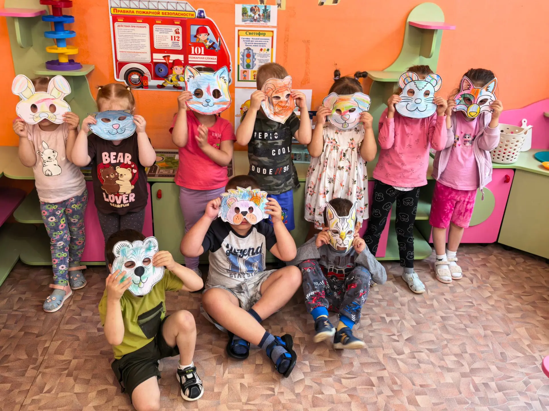 ✨ МАСКАРАДНЫЙ ПОНЕДЕЛЬНИК В ДЕТСКОМ САДУ18! ✨🎭 Сегодня в нашем детском саду — настоящий карнавал ма