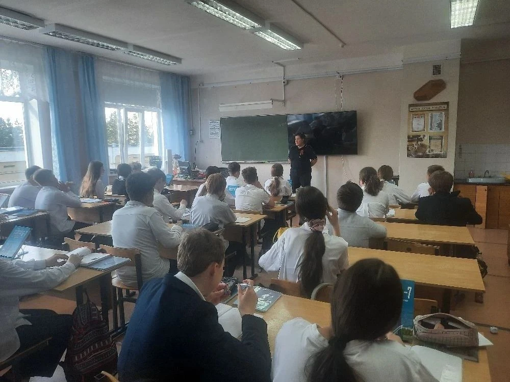 ✅4 мая в МОУСОШ 51 инспектор ОПДН Александрова Виктория Олеговна провела лекции в параллели 6 - ых к