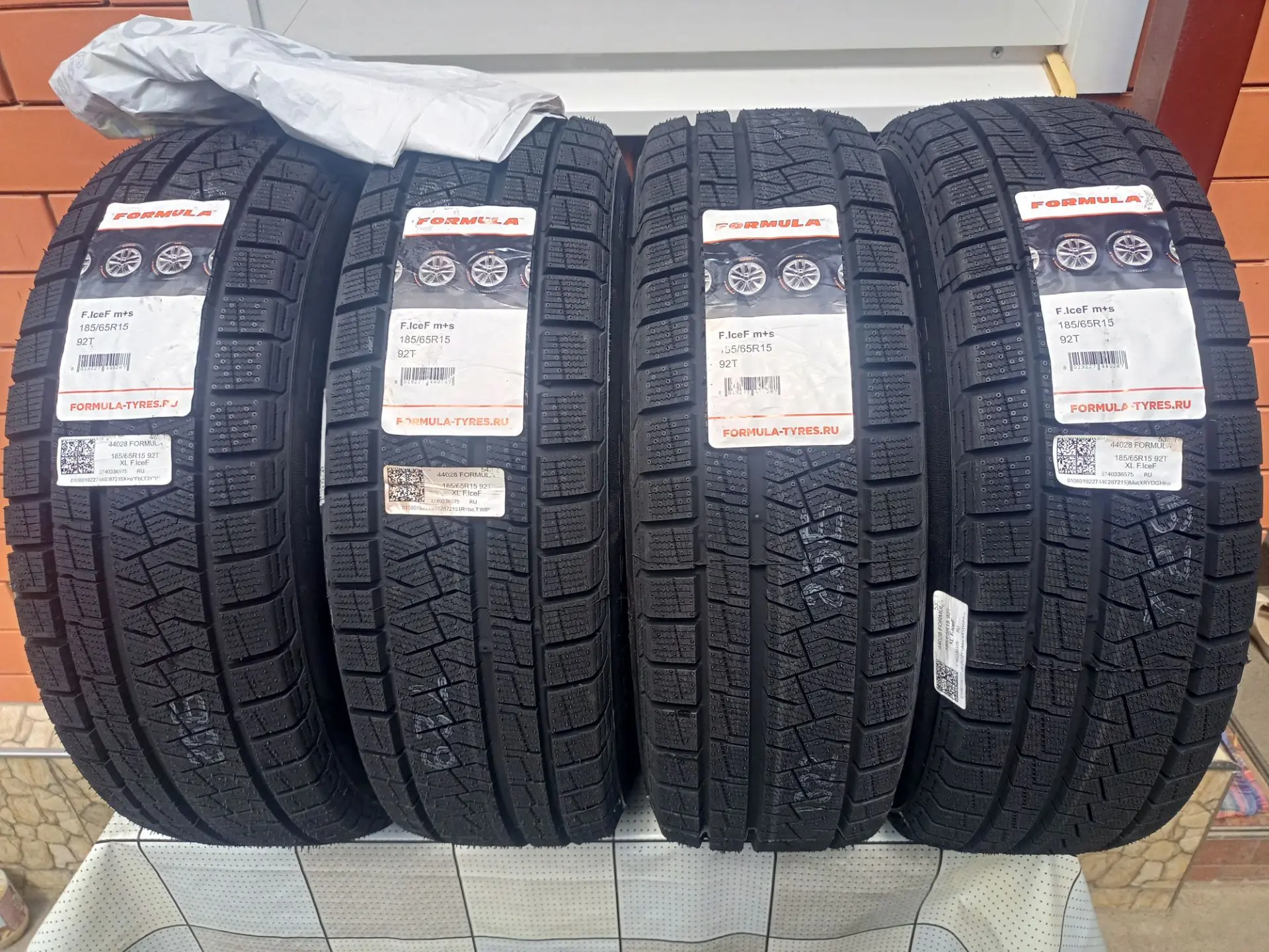 Продаются новые нешипованные зимние шины Formula Ice Friction 185/65 R15. В пользовании...