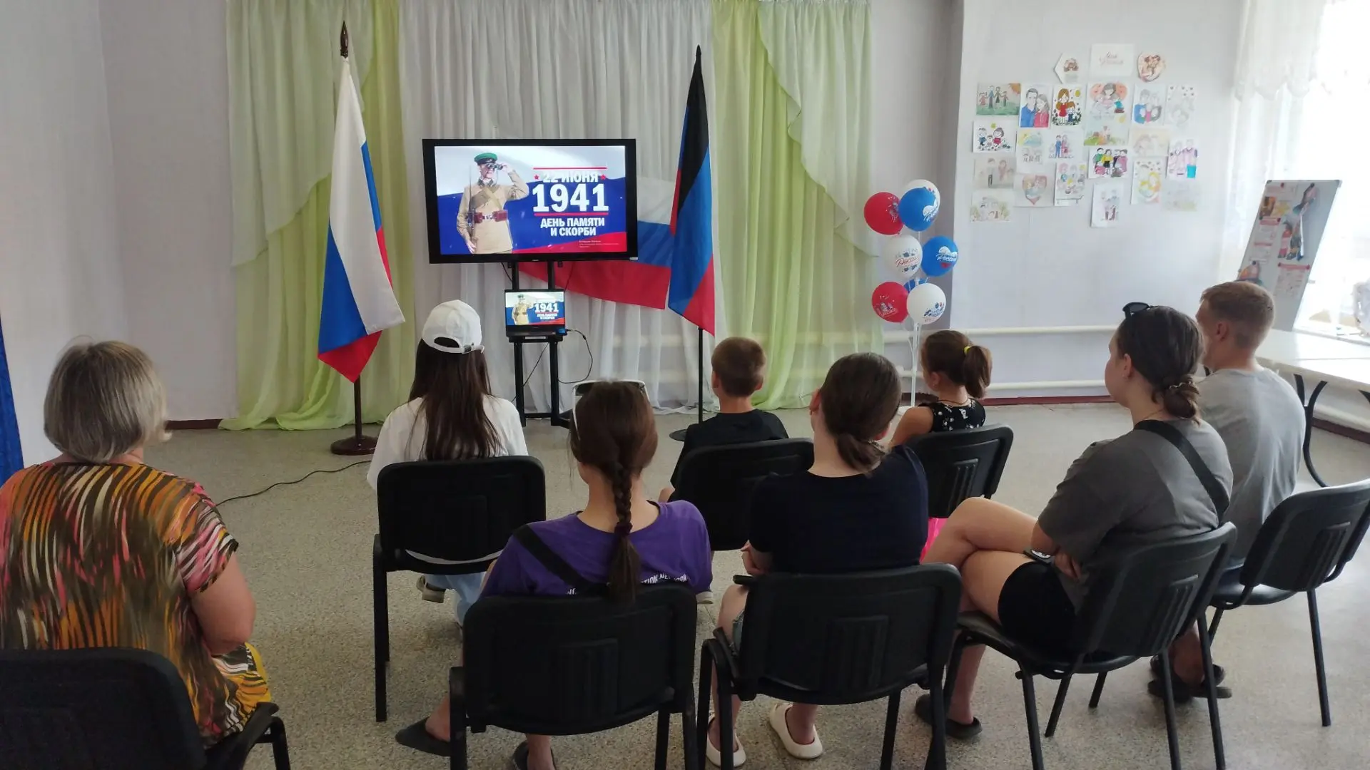 24 июня в МБУ «Привольненский СДК» состоялся показ документального фильма «Потомки побе...