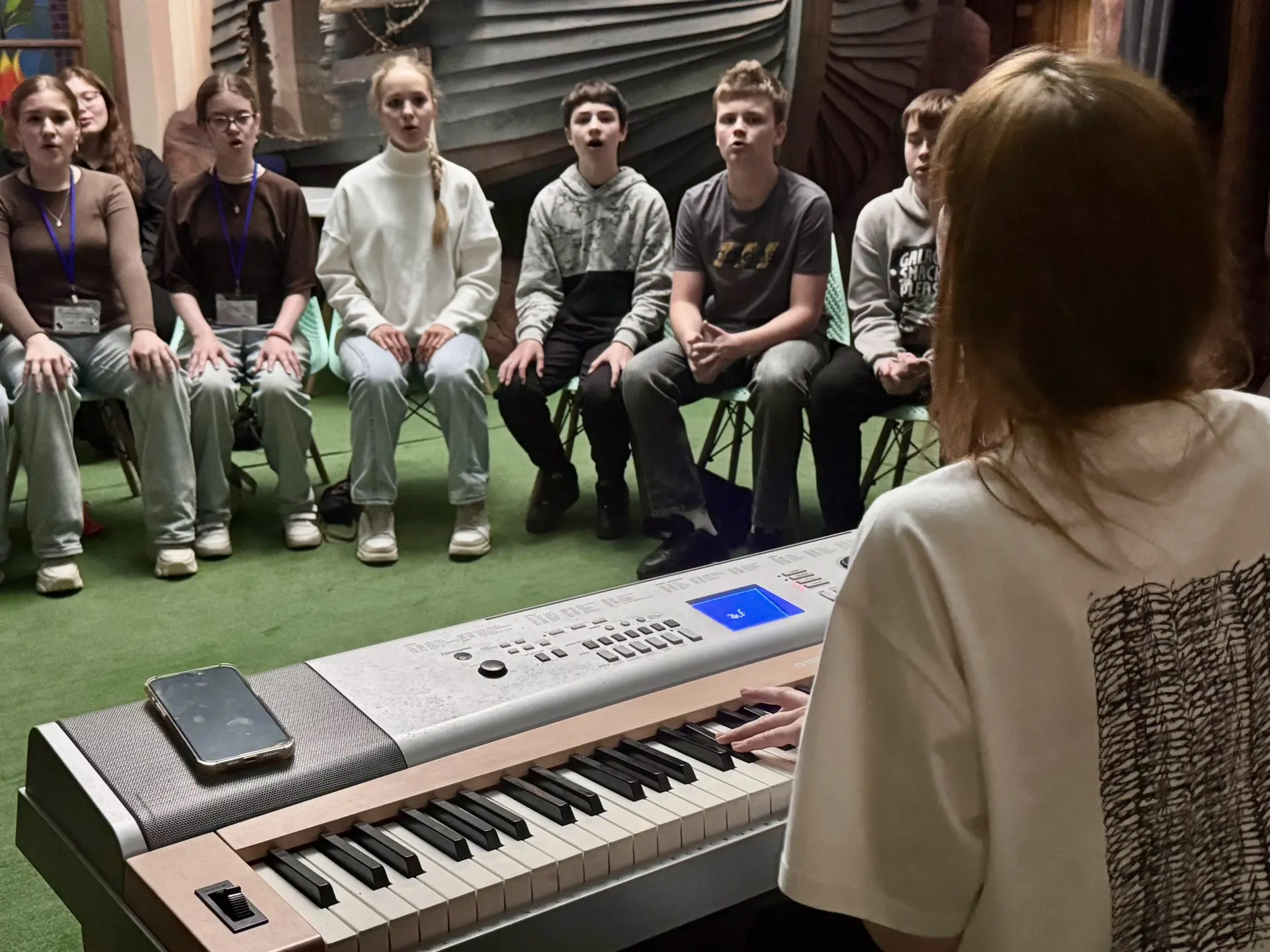 «Ничего на свете лучше нету…», чем петь эту песню на уроке вокала в Тверском ТЮЗе. Сегодня мастер-кл
