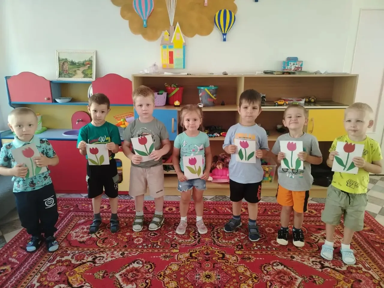 14 июля "День цветов". Сегодня ребята узнали какие бывают цветы, зачем они нужны на землеи как за ни