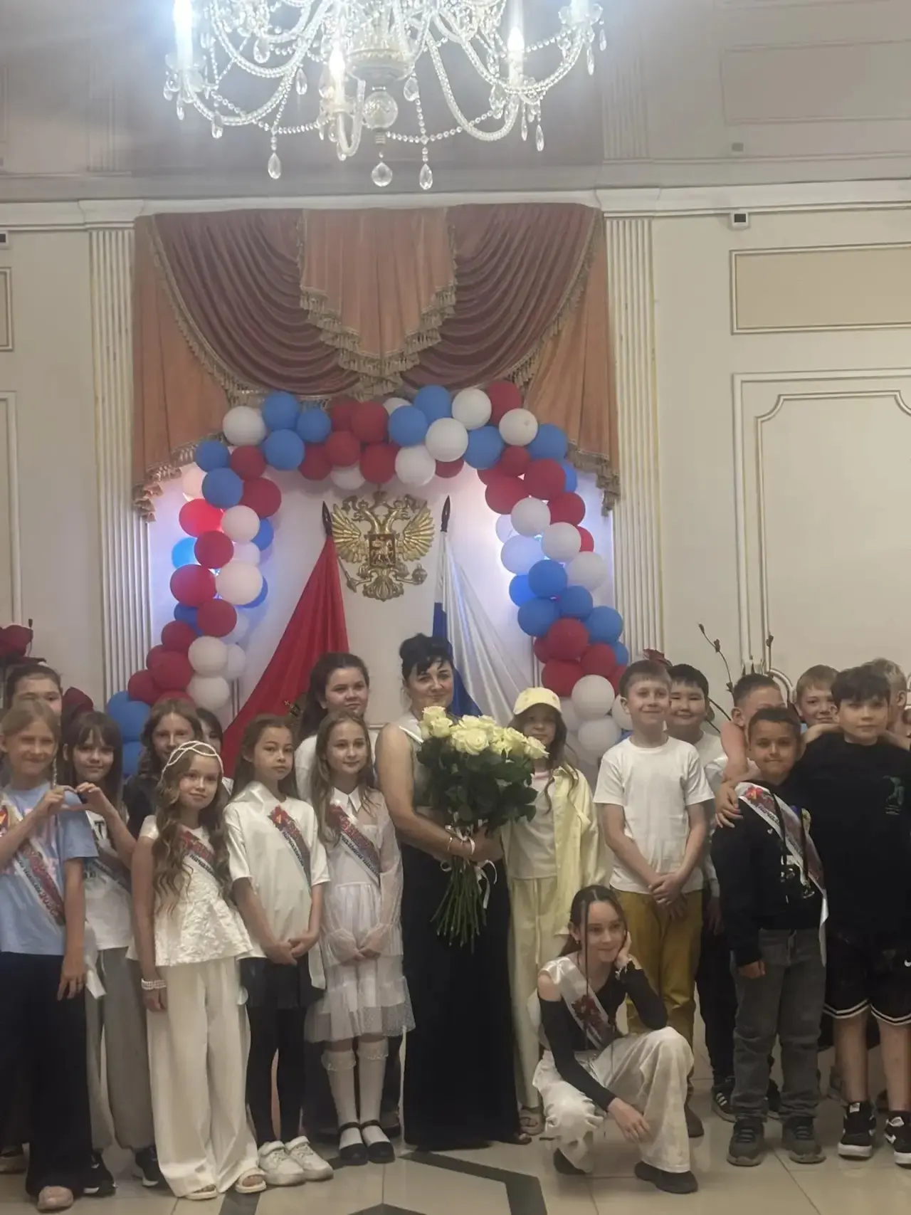 Прощай, начальная школа! Трогательный выпускной в 4 "Б" классе
Сегодня в 4 "Б" классе царила особая 