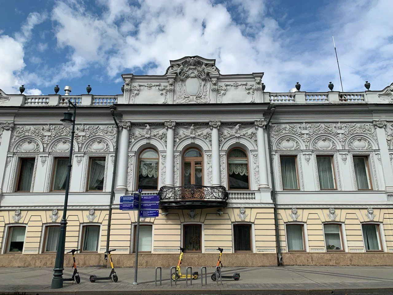 «По улицам Москвы»: Пречистенка

В нашу рубрику пишет Зубарева Анастасия Алексеевна, мама ученицы 6 