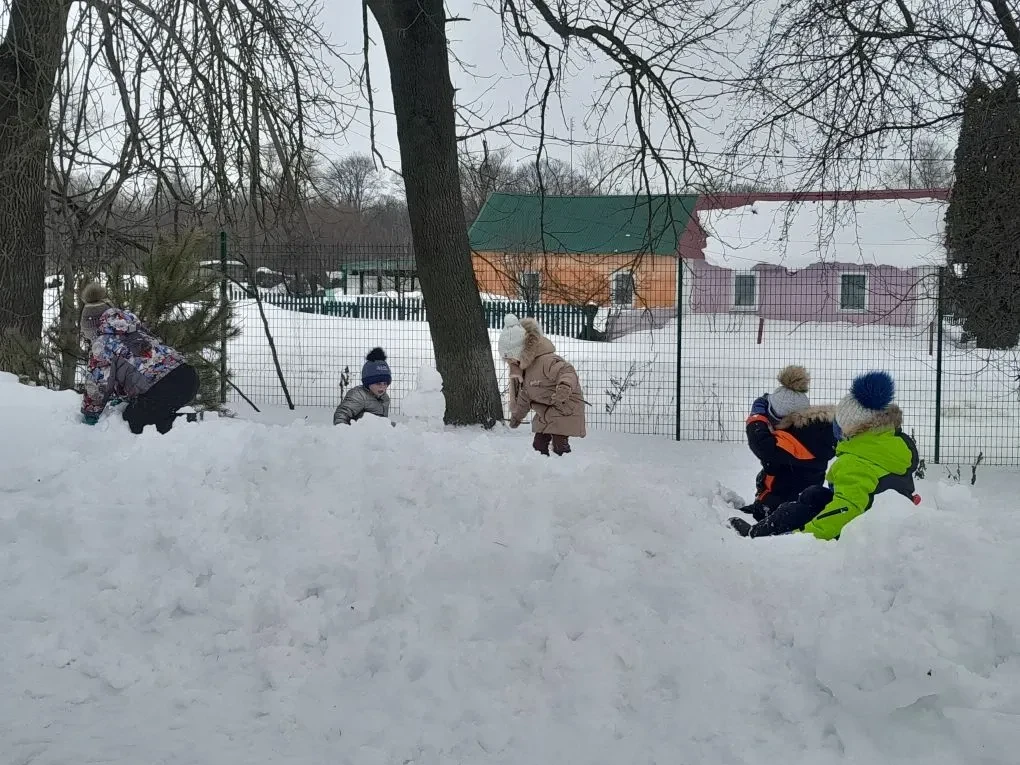 Зимняя прогулка: радость и польза для малышей! Зима — волшебное время года, когда кажды...