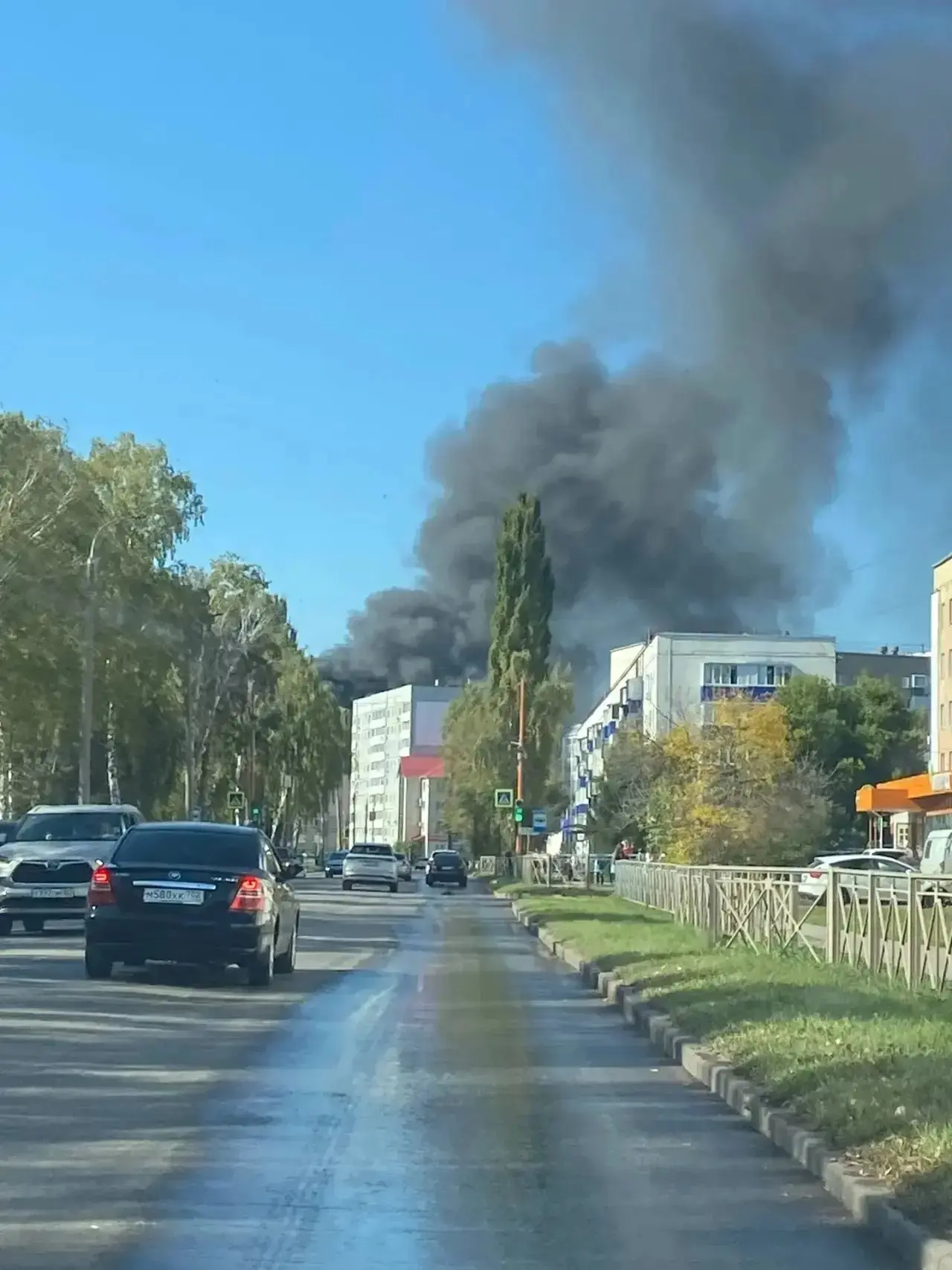 🔥 В Стерлитамаке горит ТЦ «Солнечный».