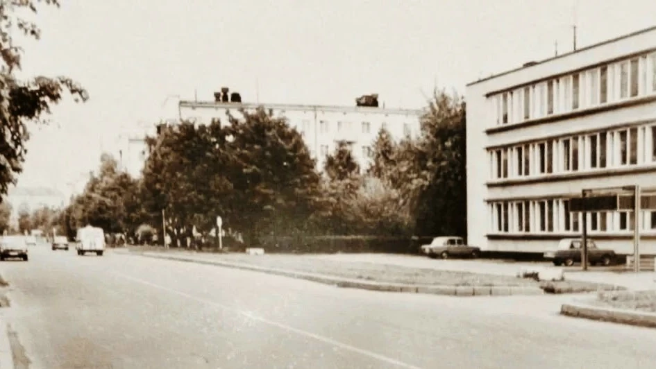 Райком КПСС Ленинского района , музыкальная школа.