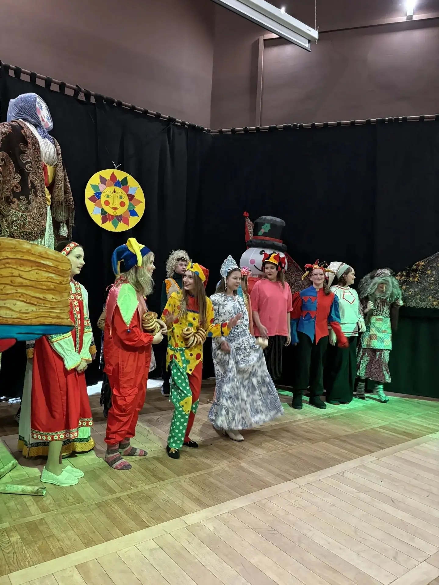 Ученики 6а и 6б классов МАОУ "Гимназия "Тарасовка" представили замечательный спектакль «Веселая Масл