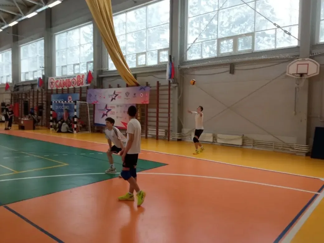 🏐 Победа и призовое место в отборочных соревнованиях по волейболу! В ДЮСШ «Лидер» прошли соревновани