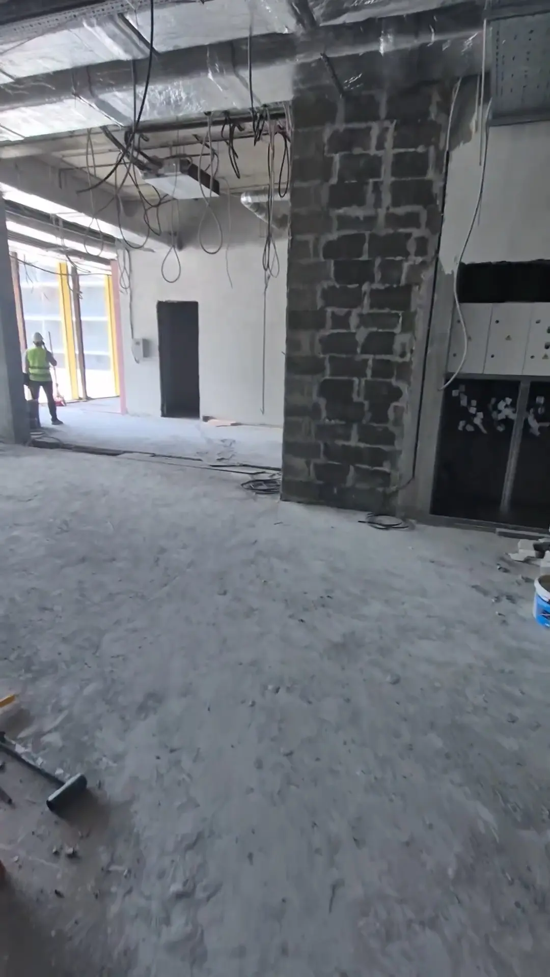 📍Сочи, Красная поляна

ℹ️Информация - Работа с плиткой, нужно делать облицовку санузлов, ресепшен, 