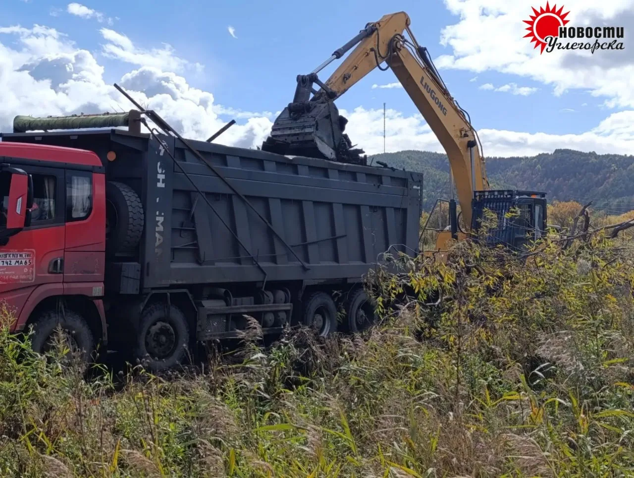 🚧 На улице Угольной в Углегорске полностью убрали руины старого дома