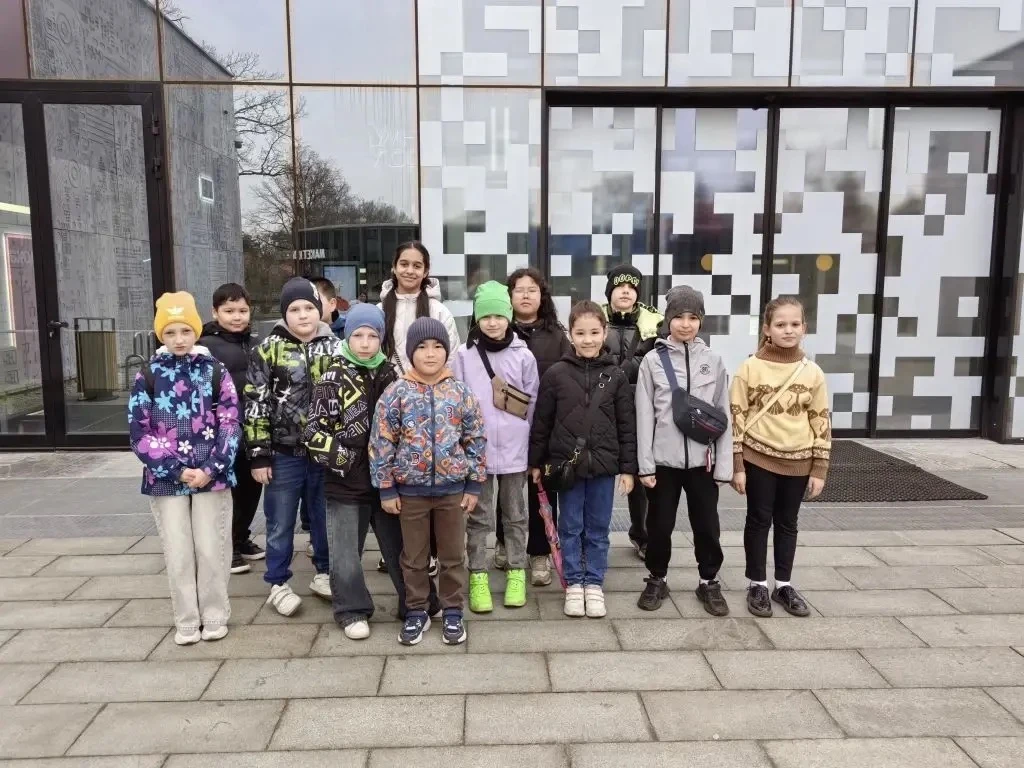 Не урок, а приключение! Как 3 «Д» покорил «Умный город»🚀  Вчера наш 3«Д» совершил прыжок в будущее! 