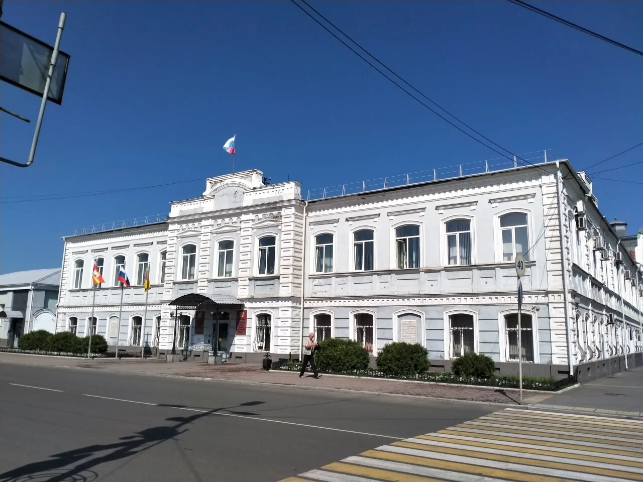 В Троицке нашли деньги на ямочный ремонт, грейдирование и содержание контейнерных площадок.

18 июня