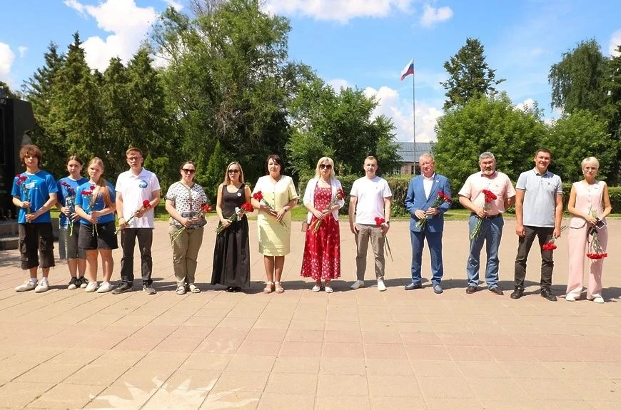 🇷🇺В День ветерана боевых действий в Солнечногорске почтили память героев