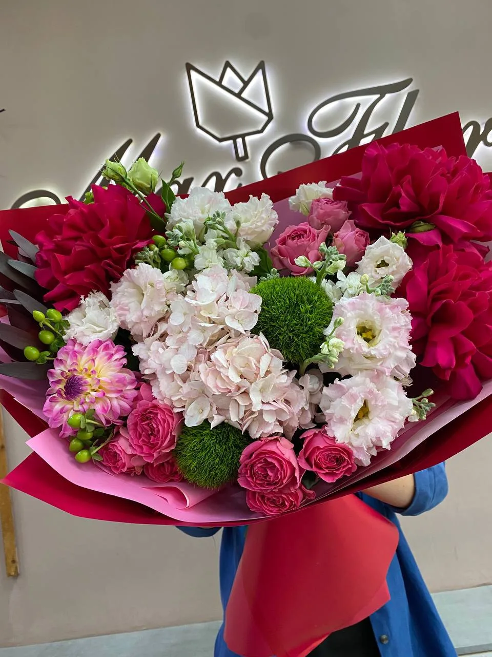 Бесплатная доставка цветов https://maxflorabuket.ru/collection/bukety