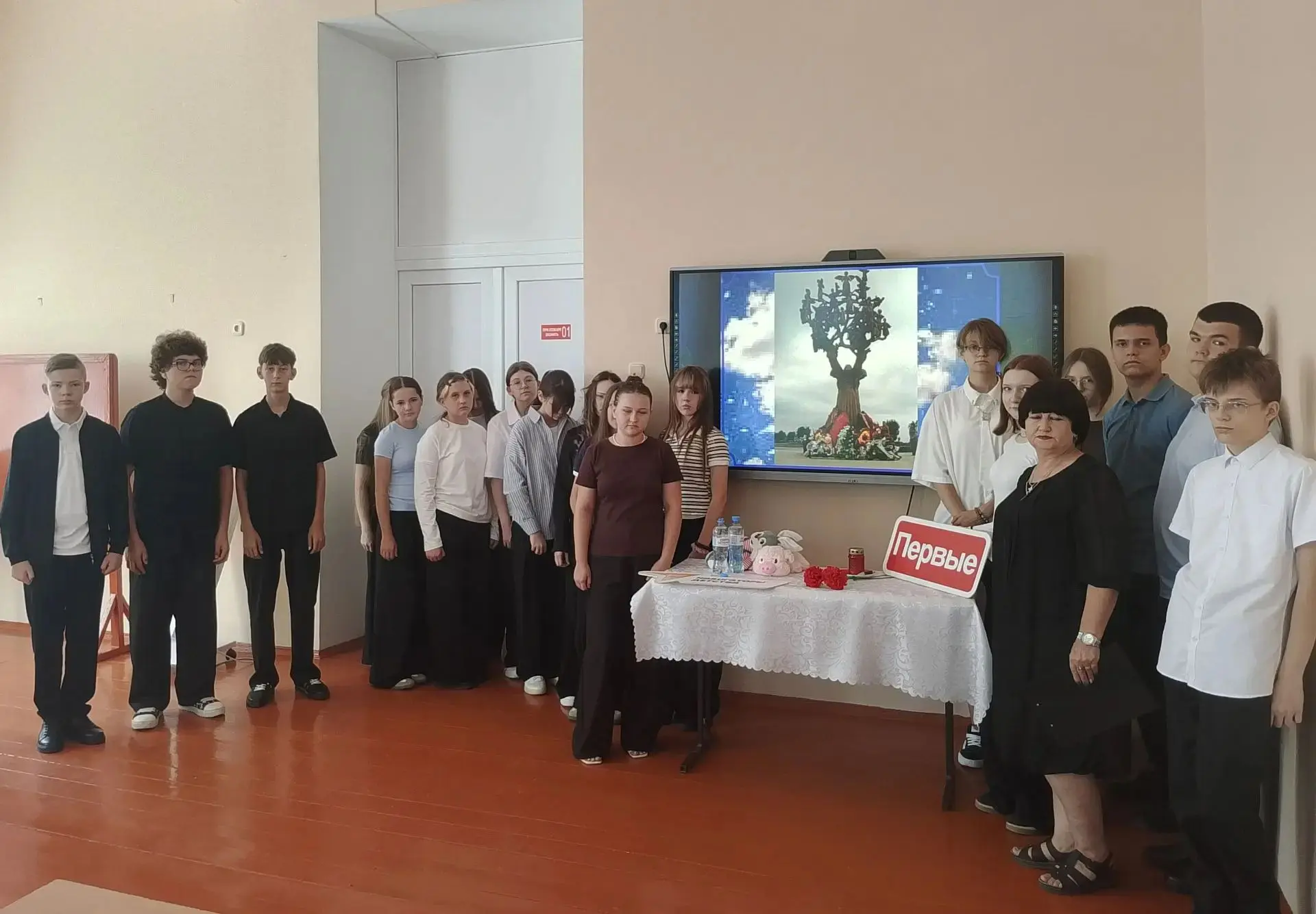 В МОУ СОШ № 1 имени Героя Советского Союза И.И. Тенищева состоялся урок памяти «Беслан.
