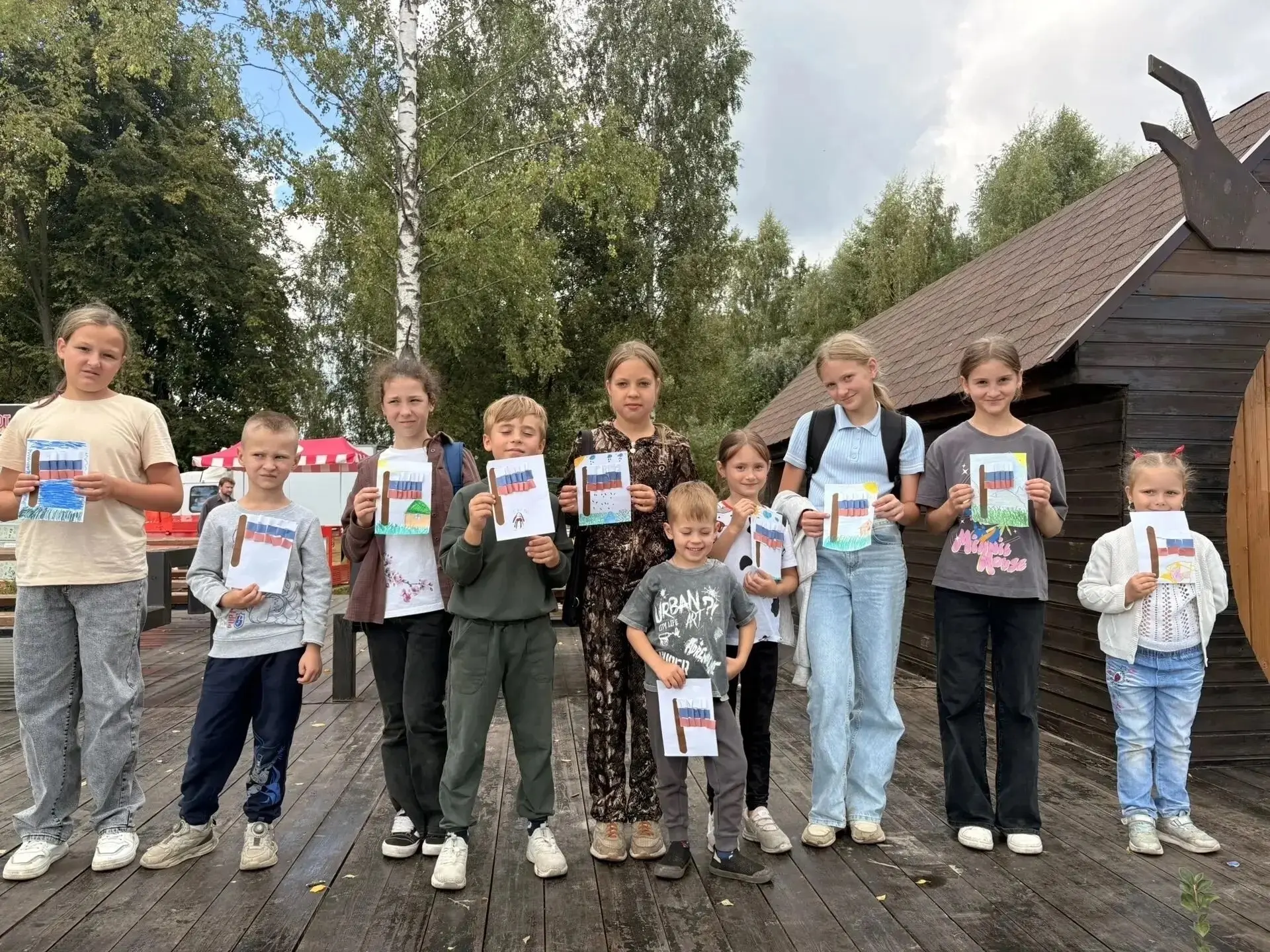 🇷🇺 В мастерской «Палитра детства» кипела творческая работа! ✂️🎨