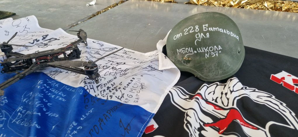 25 марта в МБОУ "Школа 37" прошел урок Мужества. Перед учениками 6-го класса выступил Командир стрел