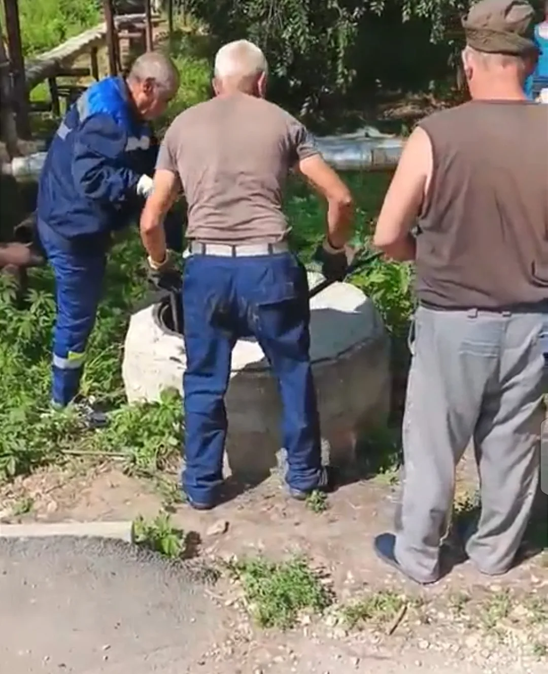 ‎⚡️ Итоги дня МУП «Энгельс-Водоканал»
‎
‎В процессе обслуживания системы водоотведения сотрудники пр