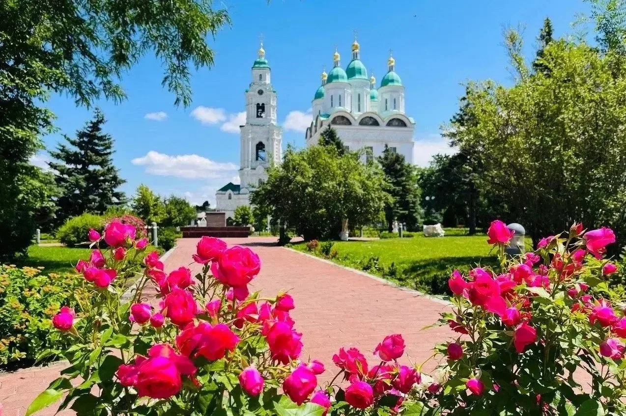 📌 Насыщенная афиша мероприятий – от уютных кинопоказов до погружения в средневековую историю.
 
✅ С