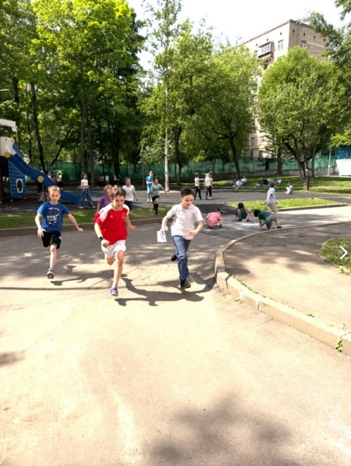 🥇Награждение 3 "А"  Подведение итогов учебного года в 3 "А" классе начали с приключения. Дети примен