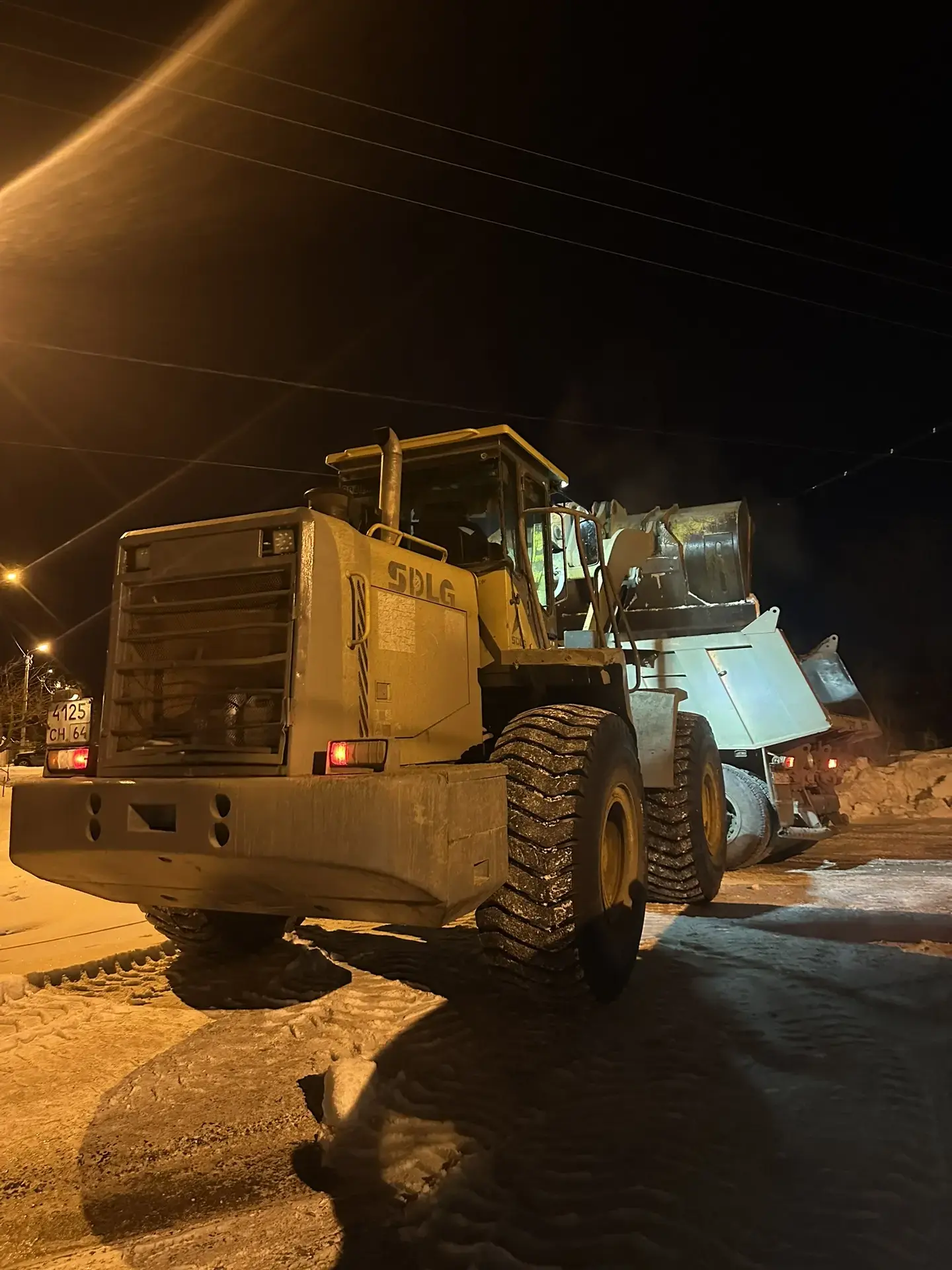 В природе ничего не пропадает, кроме исполнившихся надежд.  Едешь домой с работы, ругаешь пробку, ко