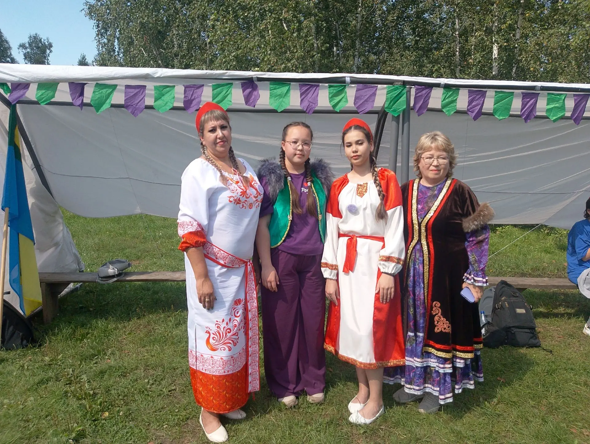 Семья Турышевых, из нашей школы побывала на форуме «Родные — Любимые» на озере Увильды! 😍