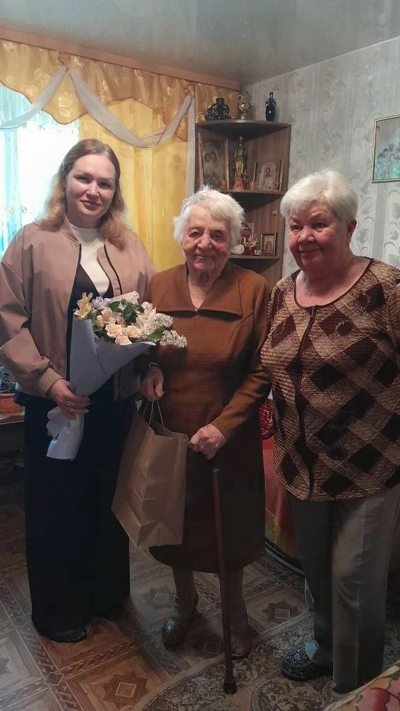 ✨Заместитель Главы Администрации округа Ирина Александровна Странникова поздравила вете...
