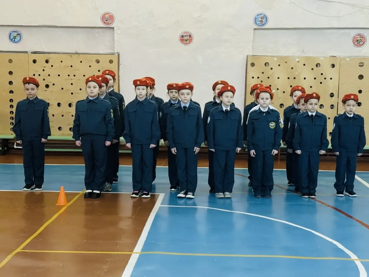 Первый «Смотр строя и песни» среди кадетских классов в начальной школе 👏🏻  Это первая линейка, ради 