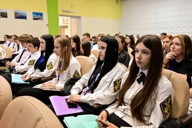 Сегодня наш руководитель выступил спикером на пленарном заседании фестиваля «Амурские горизонты карь