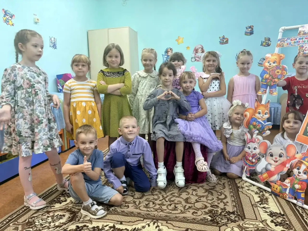 Утро 1 сентября выдалось особенно звонким. В группе «Радуга» филиала МАОУ «СОШ 3» возду...