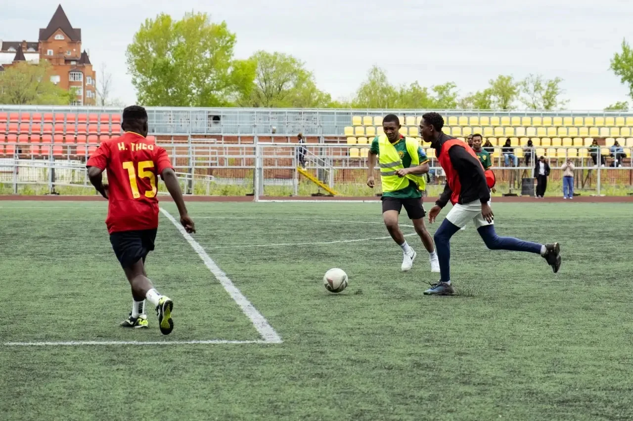 ⚽️ Праздник на поле: футбольный турнир наших студентов из Камеруна   Слушатели подготовительного отд