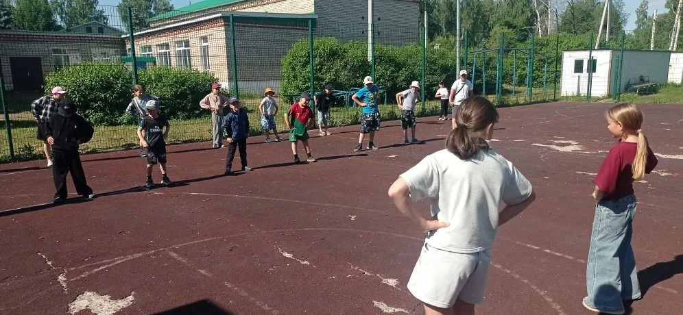 8 день -8 июня в пришкольном лагере «Звездочка» прошёл под девизом «День творческих мас...