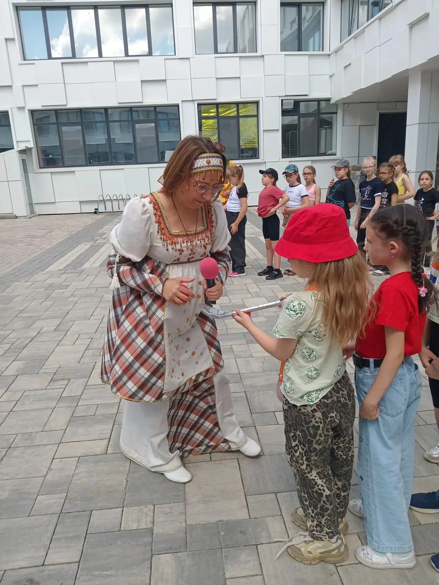 Вчера в лагере был День Здоровья!

С утра дети зажигали на дискотеке от Технолога и участвовали в иг
