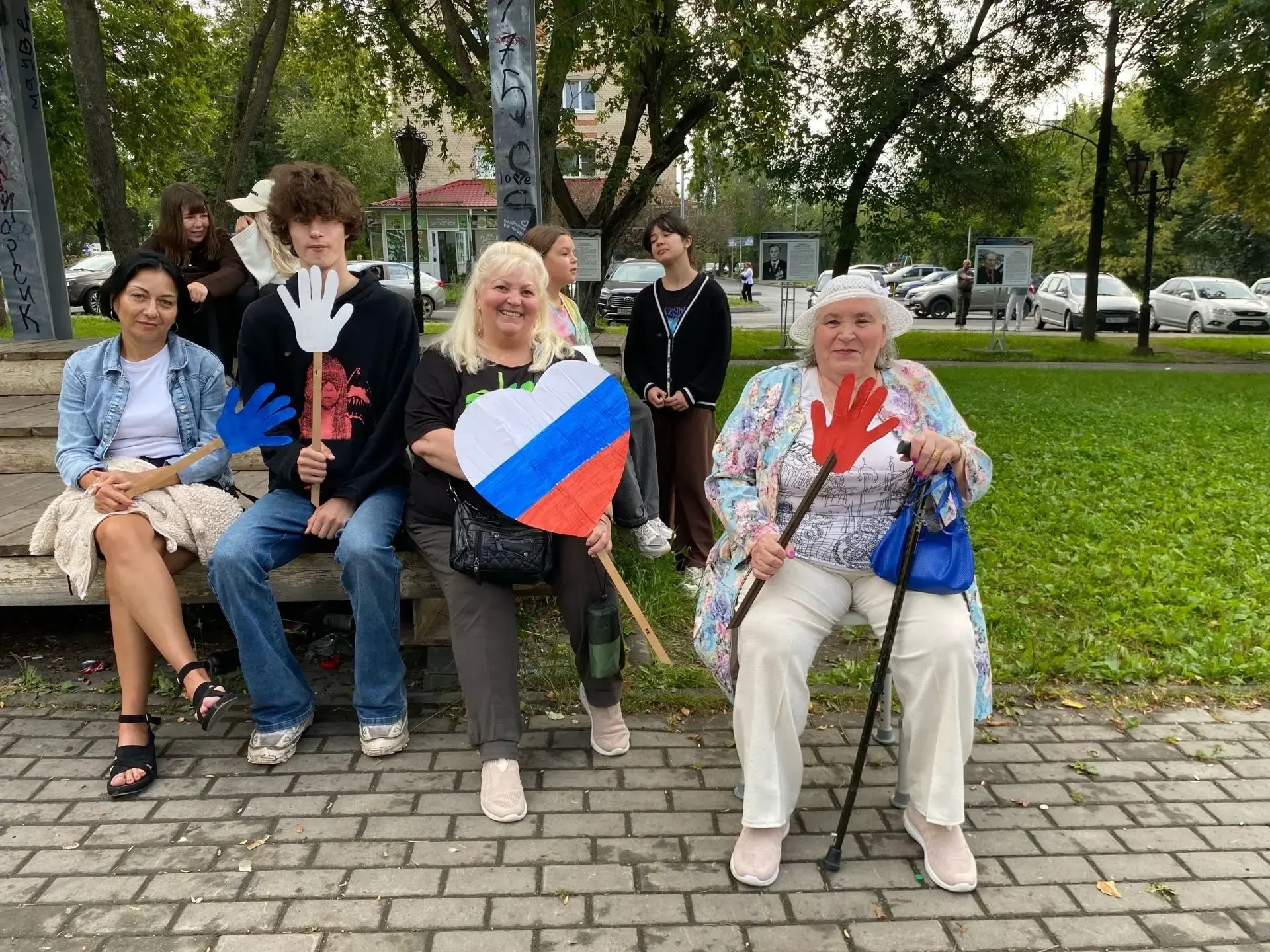 В Миассе отпраздновали День Государственного флага России.