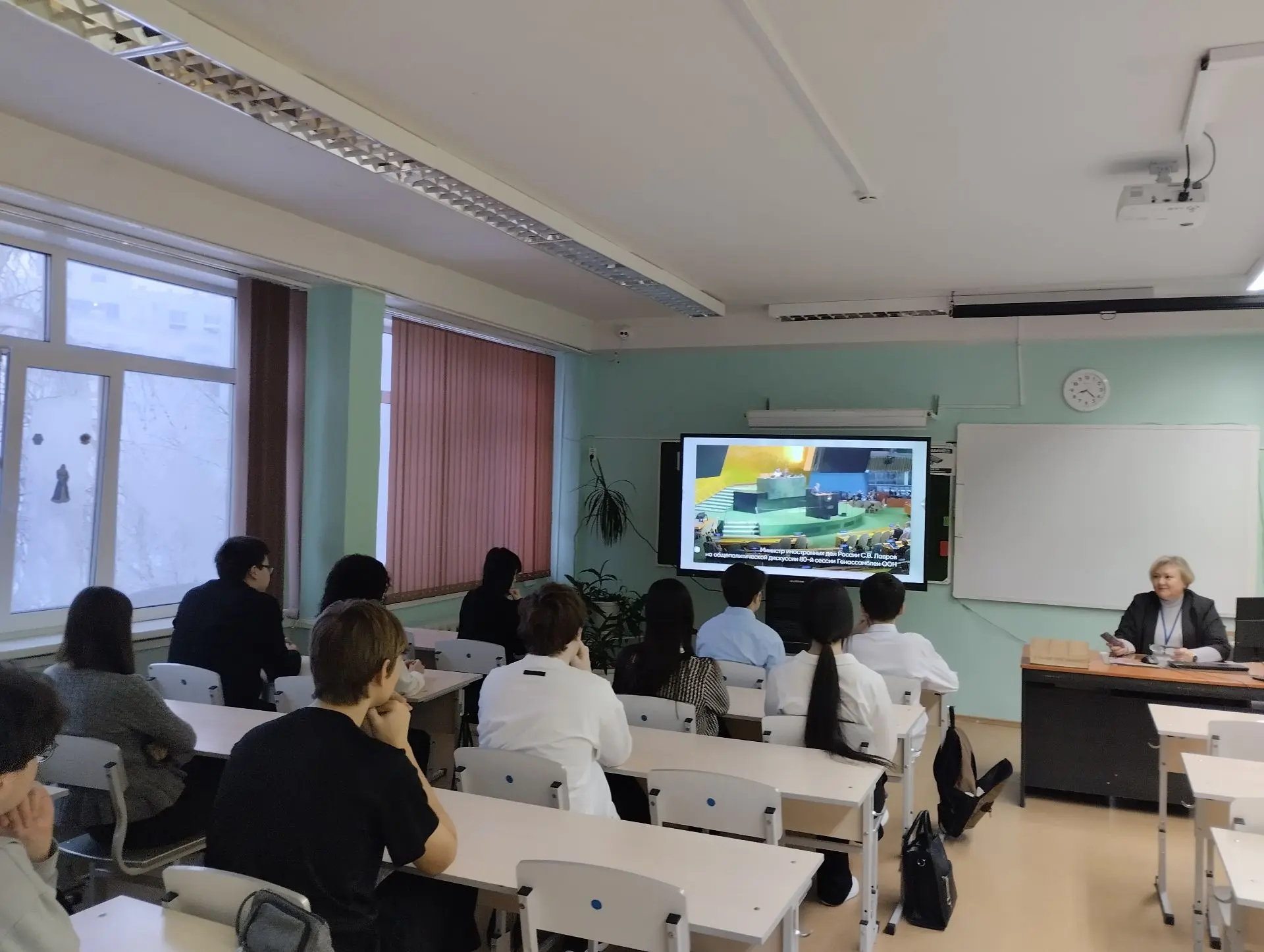 РАЗГОВОРЫ О ВАЖНОМ "КТО ТАКИЕ ДИПЛОМАТЫ?"  9 февраля 2026 года в школе прошли внеурочные занятия «Ра
