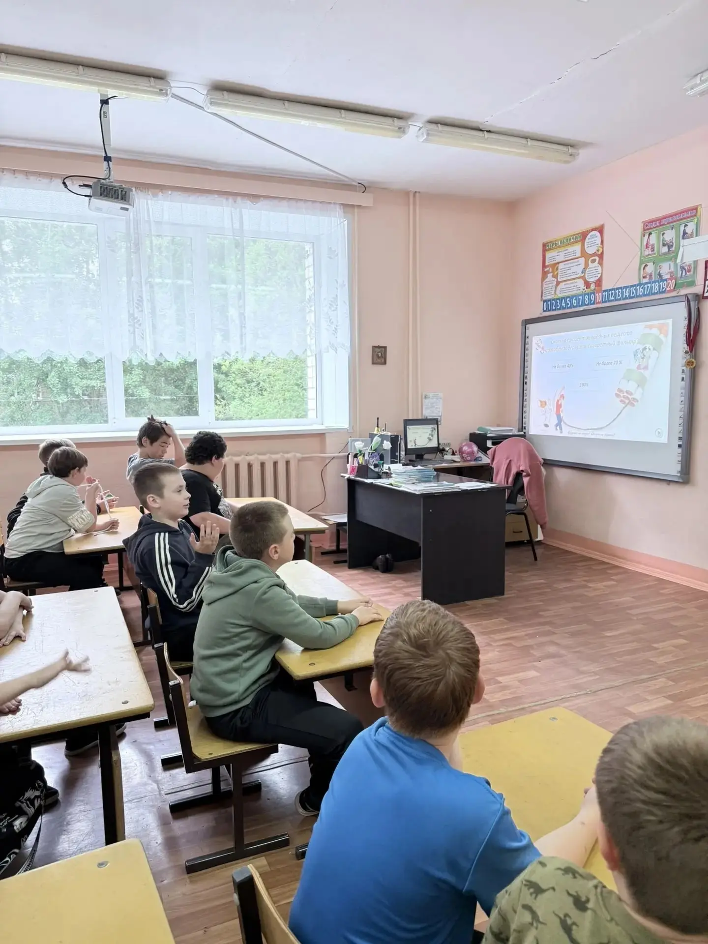 🏃‍♂️Сегодня, 17 июня, утром пришкольный лагерь "Солнышко" наполнился бодрой музыкой для традиционно