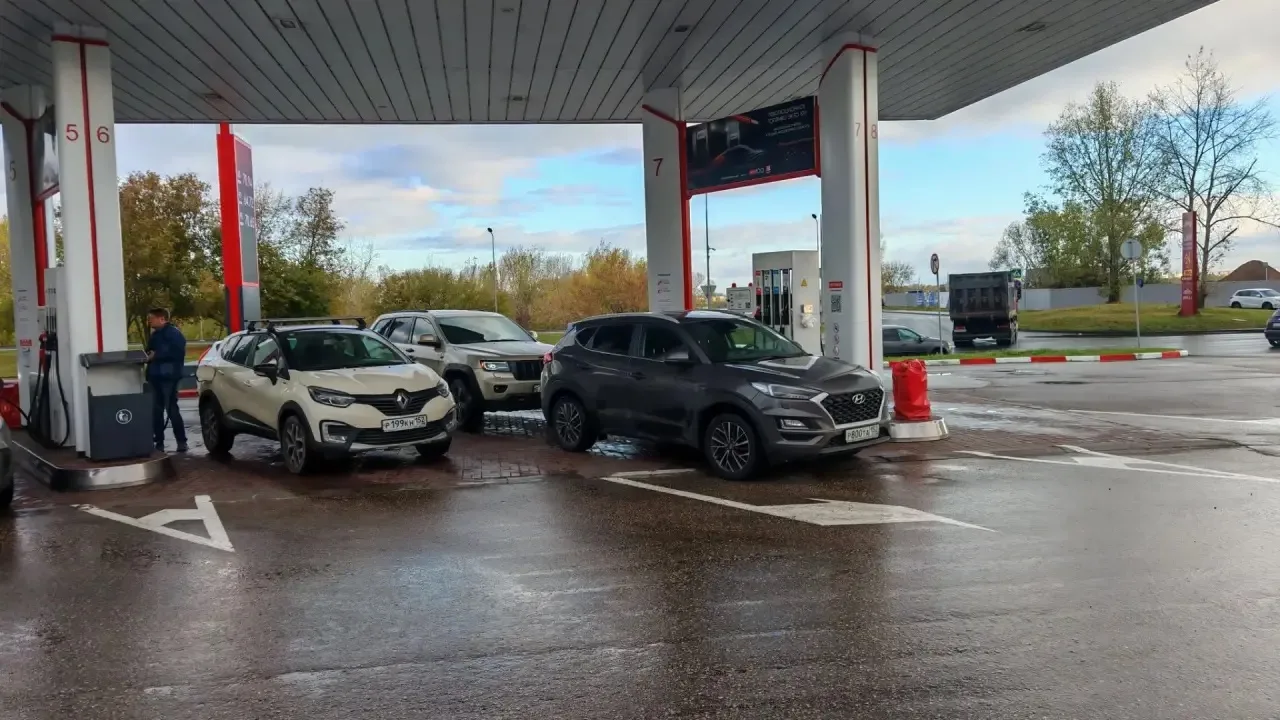 Лукойл, Гребной канал