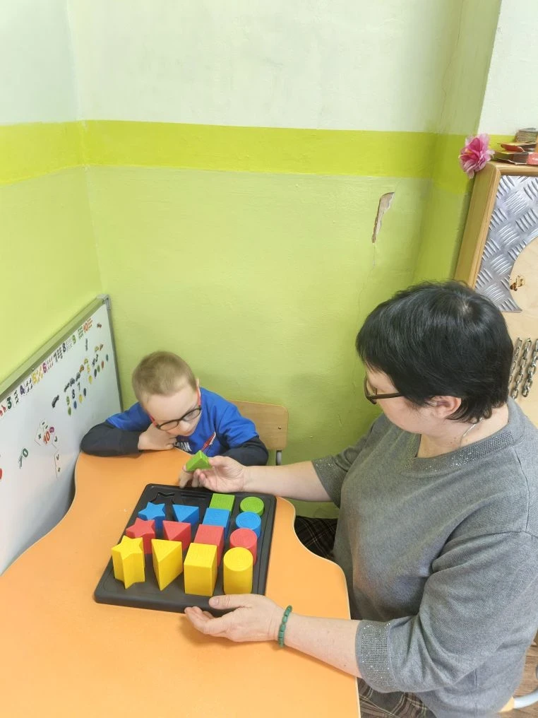Современная образовательная среда представляет собой сложную систему, в которой на перв...