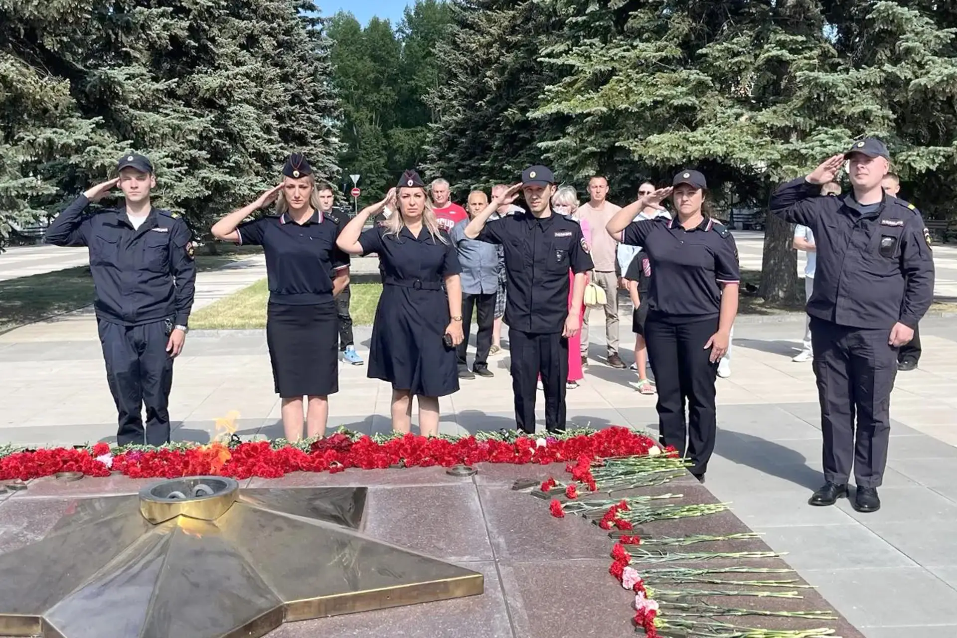 22 июня полицейские Хакасии принимают участие в памятных мероприятиях
 
В День памяти и скорби сотру
